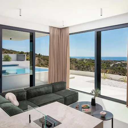 Oliva Villa *